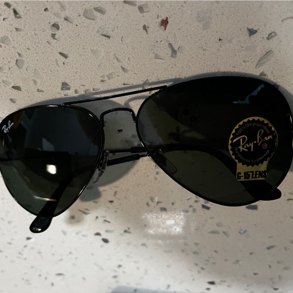Ray-Ban Aviator Classic Sunglasses RB3025 L2823 Black Frame Green Lenses NEW!